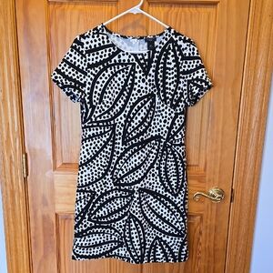 Ann Taylor Black and White Leaf Print Mini Dress Size Medium Petite
